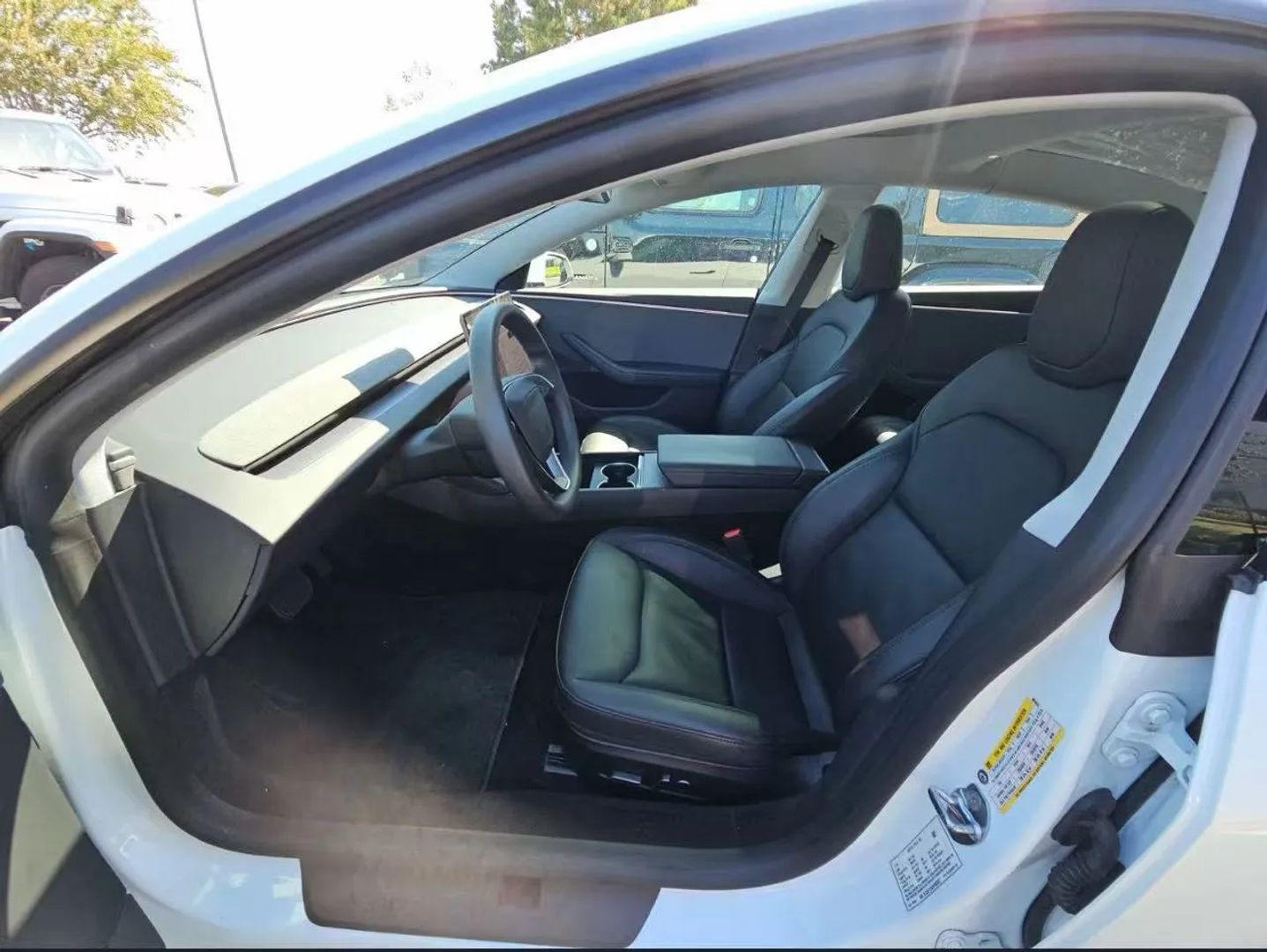 tesla model 3 2025 5YJ3E1EAXSF903637 image tesla model 3 2025 5YJ3E1EAXSF903637 image